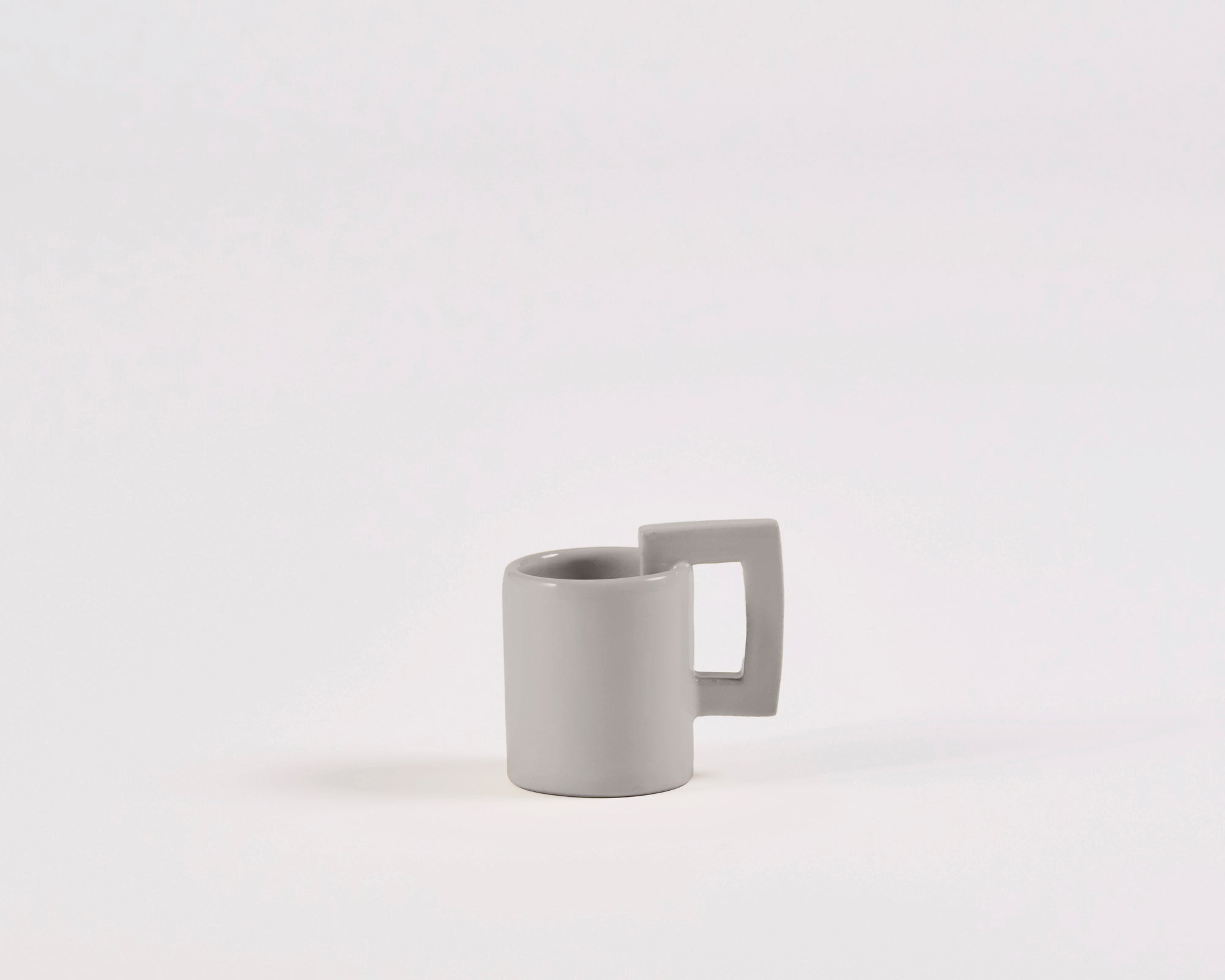 Redduo "D" Mug - Pale Grey
