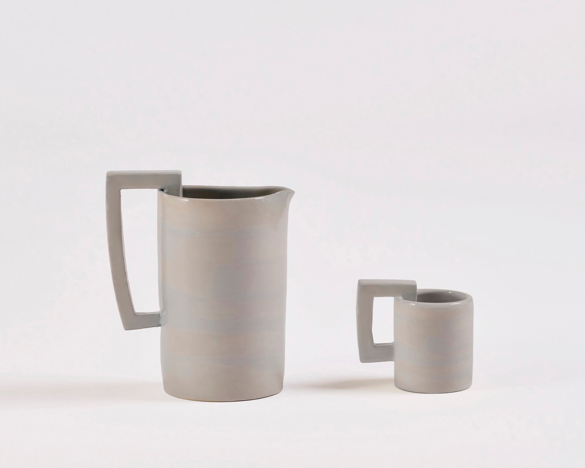 Redduo "D" Mug - Pale Grey