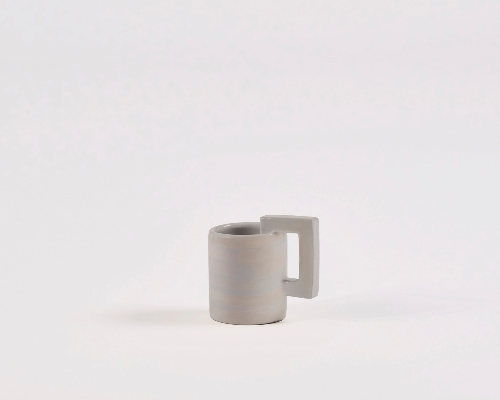 Redduo "D" Mug - Pale Grey