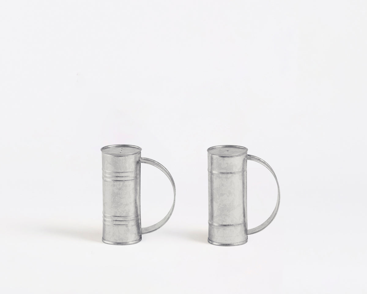 ‘Objetos de Hojalata’ by Fabien Cappello – Salero y Pimentero Set